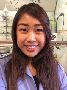 IMSD Scholar, Arianna Ayonon, in chemistry lab
